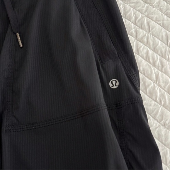 Lululemon Dance Studio Crop Pant Jogger Unlined Black Women’s Size 8 - Picture 3 of 8